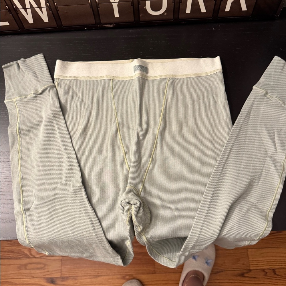 Skims Ribbed Leggings
